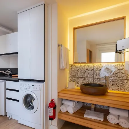 Ξενοδοχείο Ece Marina 2*