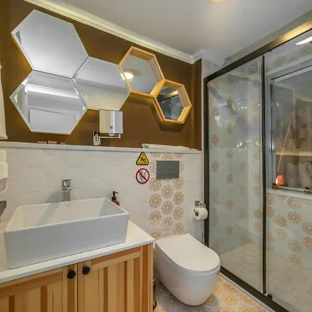 Ece Marina 2*
