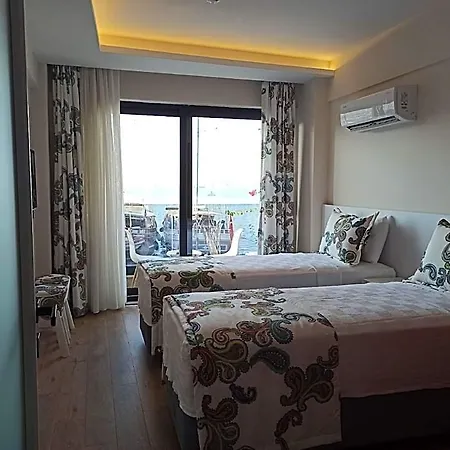 Ece Marina