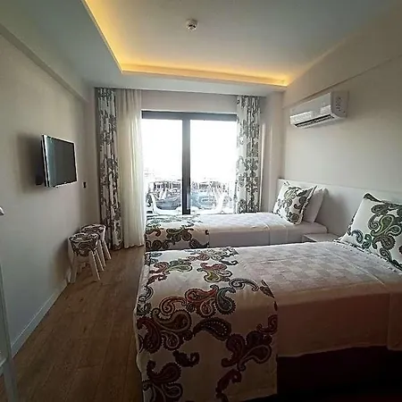 Hotel Ece Marina 2*
