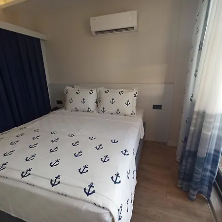 Szálloda Ece Marina 2*